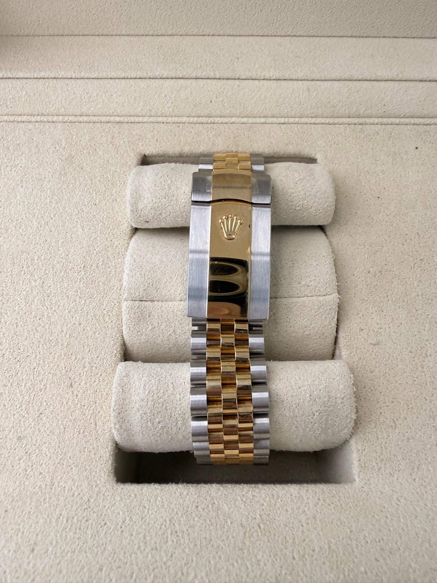 Rolex Datejust Ref. M126233-0025 automatic winding two tone oystersteel and yellow gold 36mm watch only