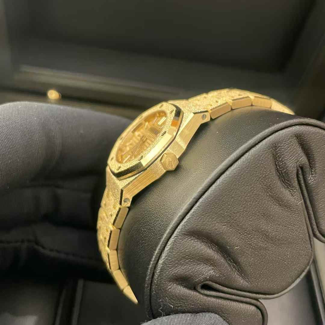 Audemars Piguet Royal Oak 67630BA.GG.1312BA.01-B quartz 18k yellow gold 2026 full set
