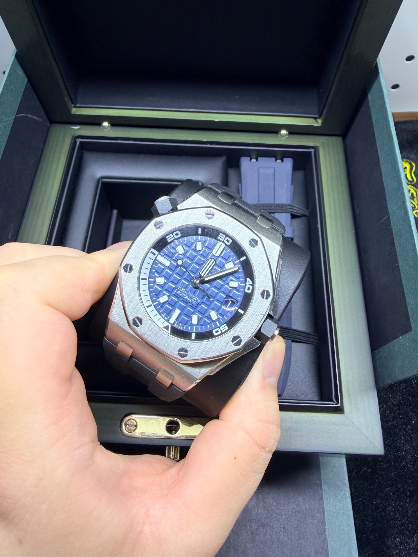 Audemars Piguet Royal Oak Offshore 15720ST.OO.A027CA.01 2023 full set