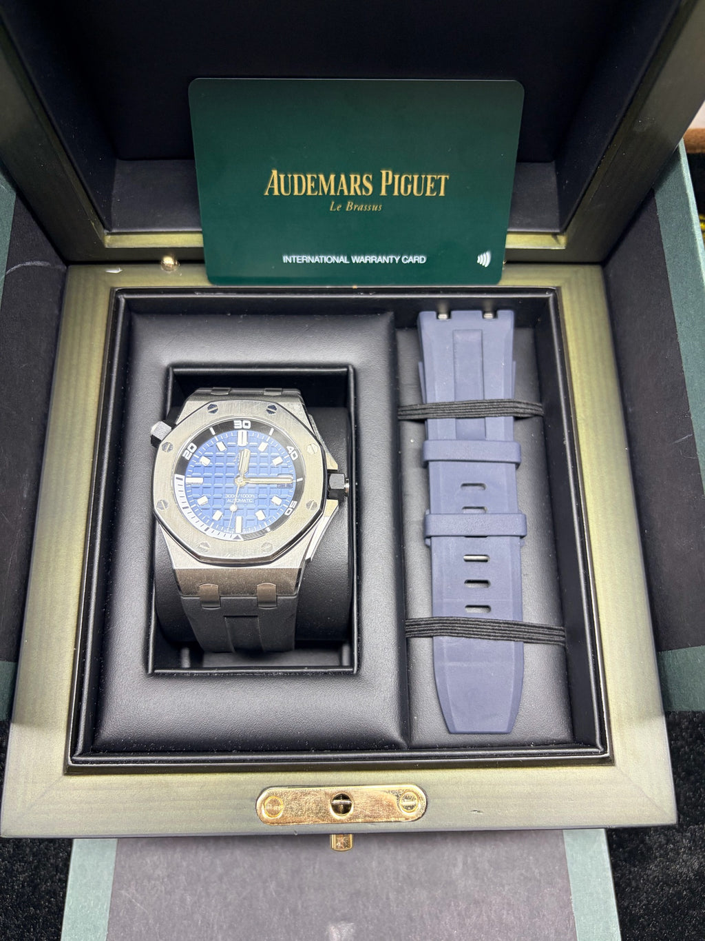 Audemars Piguet Royal Oak Offshore 15720ST.OO.A027CA.01 2023 full set