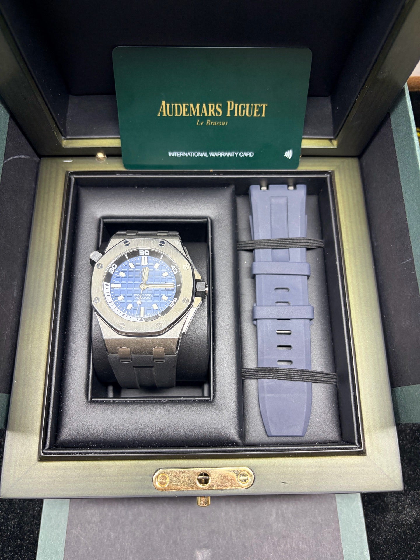 Audemars Piguet Royal Oak Offshore 15720ST.OO.A027CA.01 2023 full set
