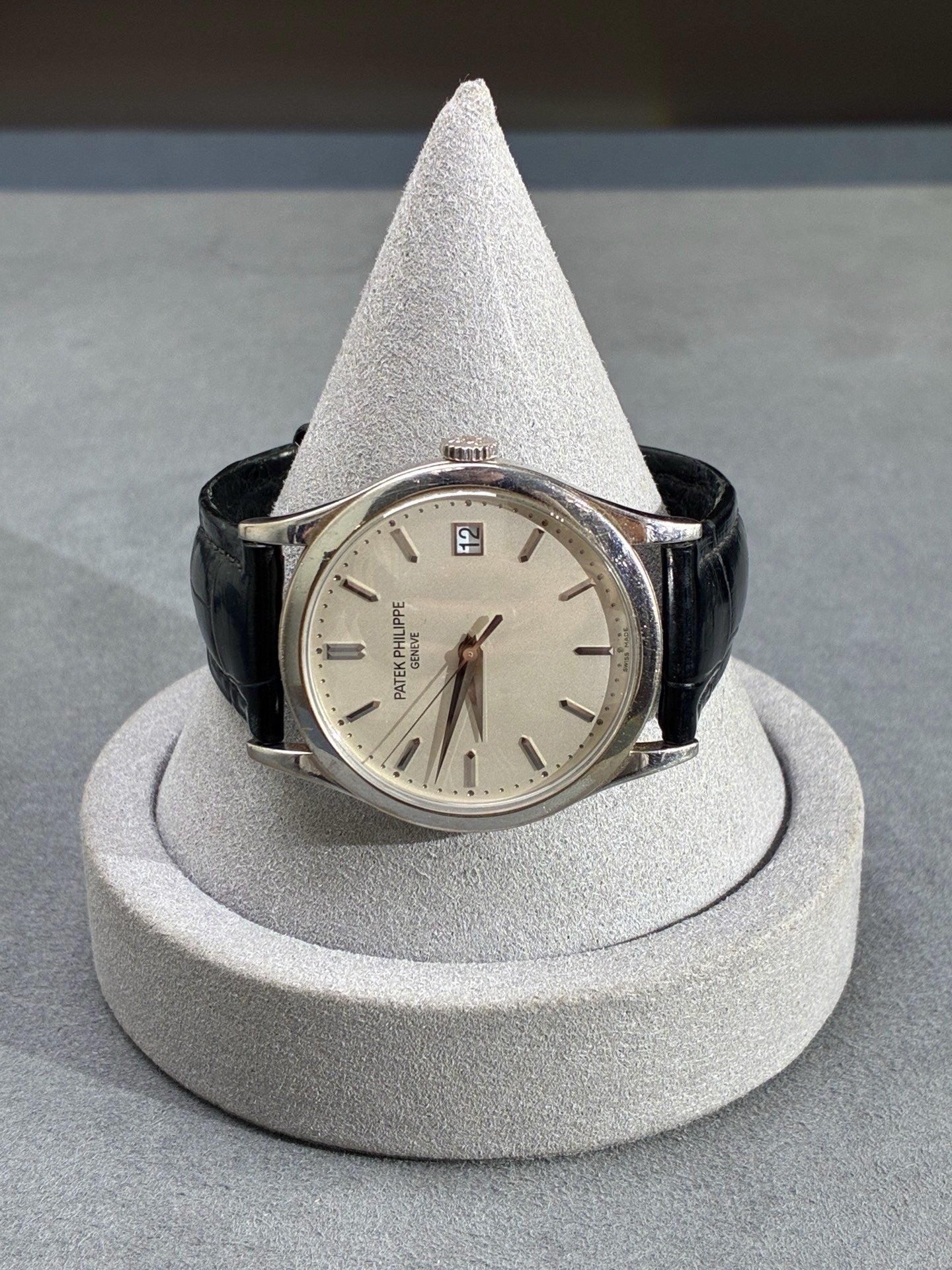 Patek Philippe Calatrava Ref. 5296G-010 automatic mechanical 18k white gold 38mm 2016 full set