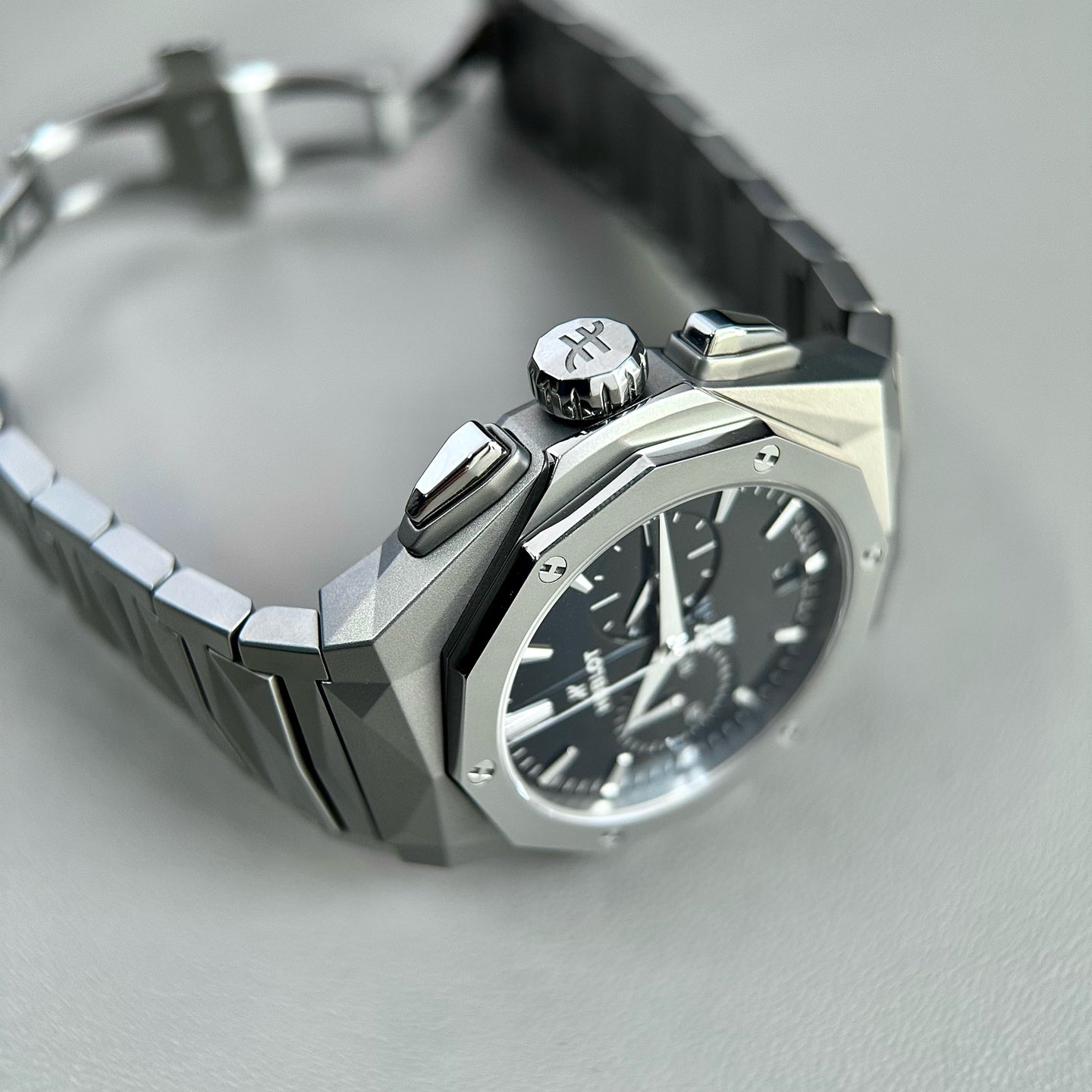 Hublot Classic Fusion 549.NI.1270.NI.ORL23 French sculptor Orinsky limited to 250 pieces 2025 full set