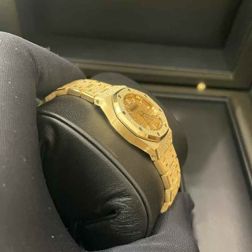 Audemars Piguet Royal Oak 67630BA.GG.1312BA.01-B quartz 18k yellow gold 2026 full set