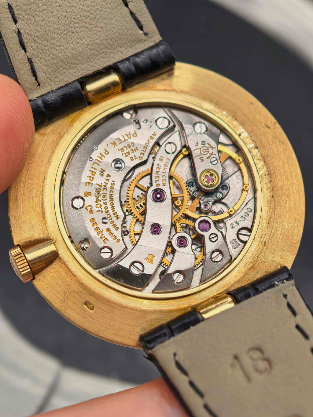 Patek Philippe Ref. 2591J Calatrava vintage ultra thin dress watch hand wound Geneva 34.5mm watch only