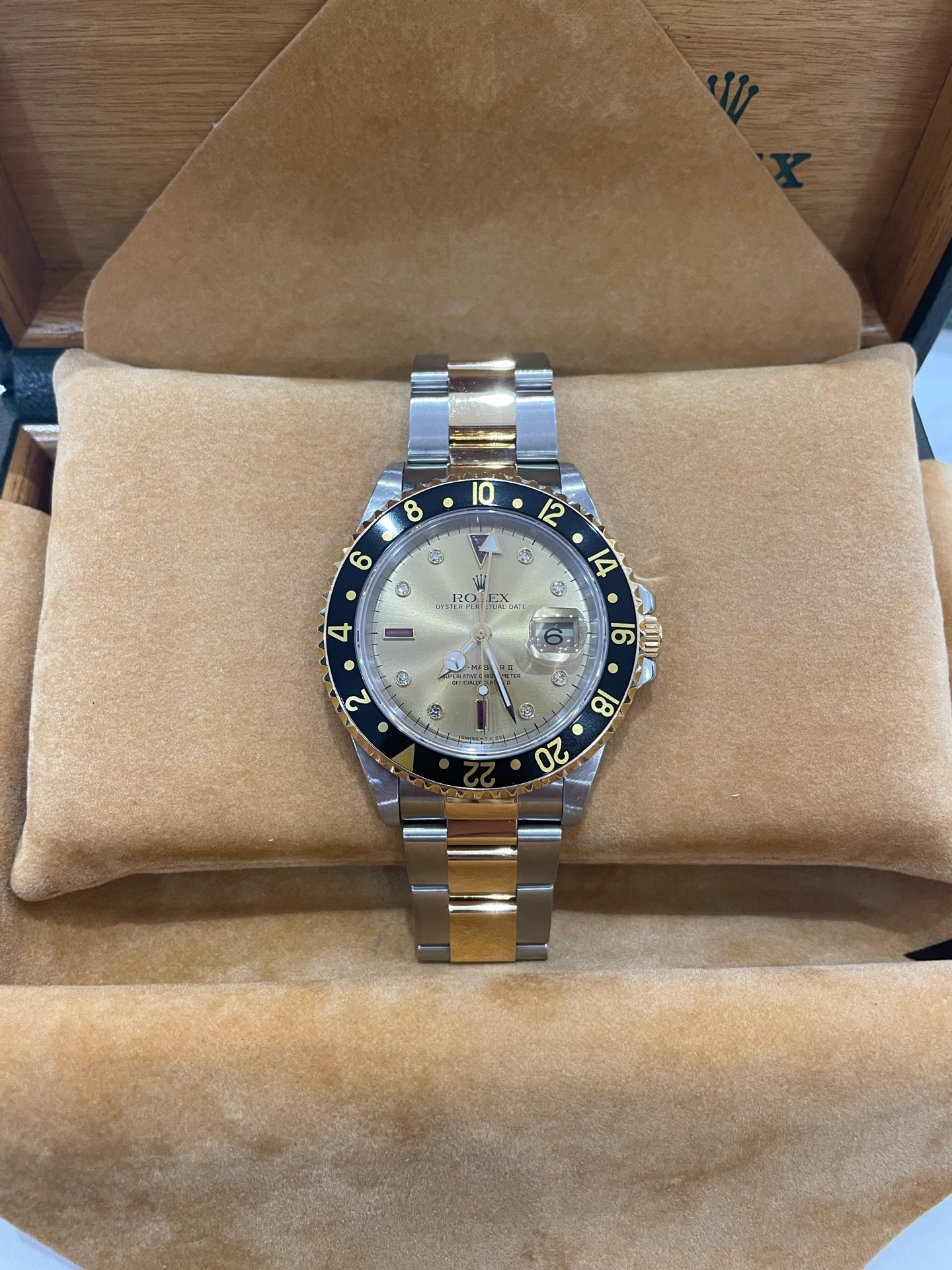 Rolex GMT-Master II 16713 automatic 40mm ruby diamond hour markers vintage watch full links box only no card