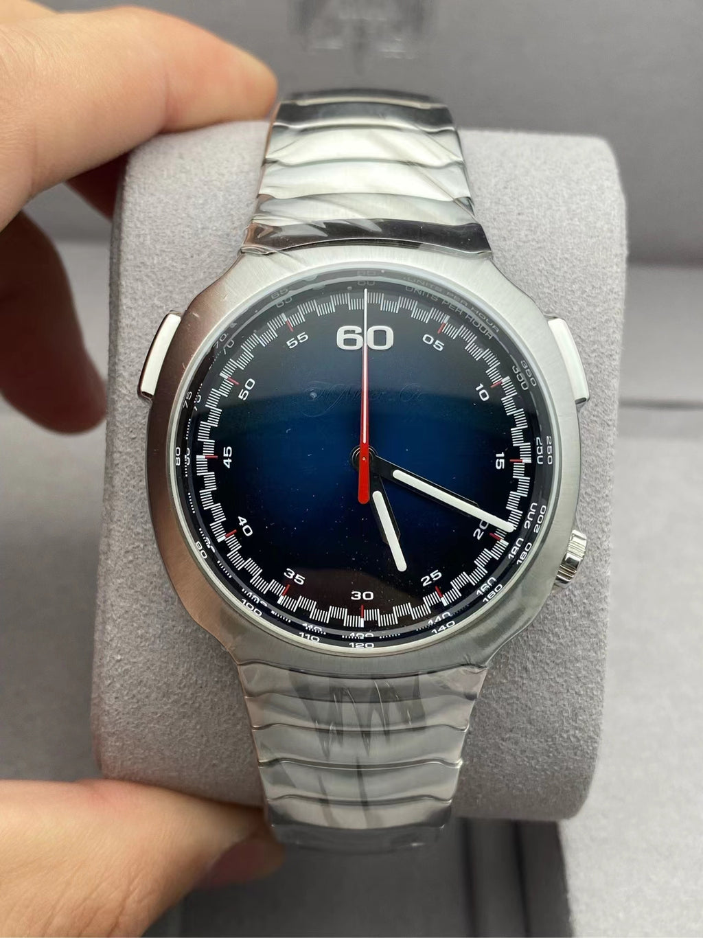 H. Moser & Cie Streamliner 6907-1200 brand new full set
