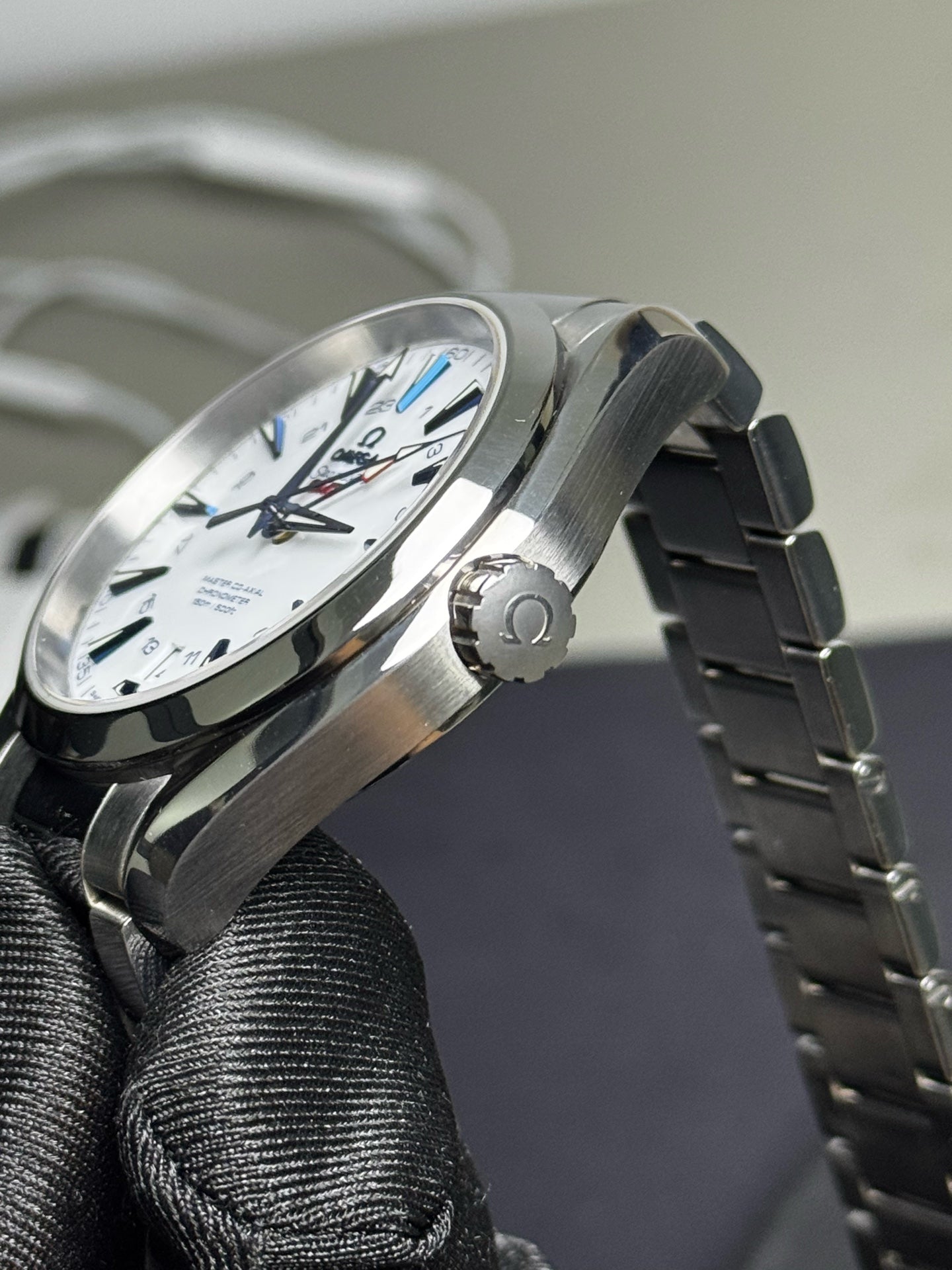 Omega Seamaster 231.90.43.22.04.001 watch only