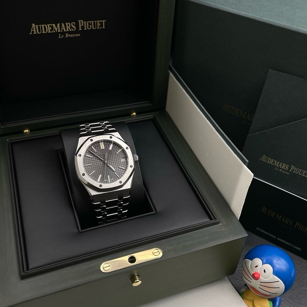 Audemars Piguet Royal Oak Ref. 15510ST.OO.1320ST.10, Grey Dial, Stainless Steel, 2023, Pre-Owned, Full Set, Full Links